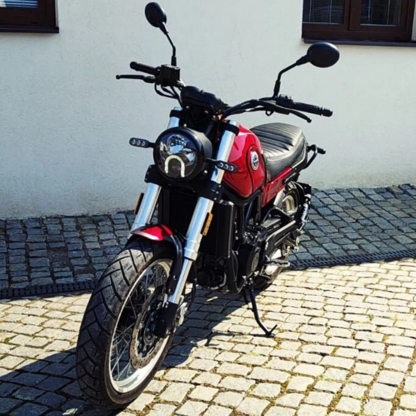 Testovací motocykl LEONCINO 500 TRAIL Červená