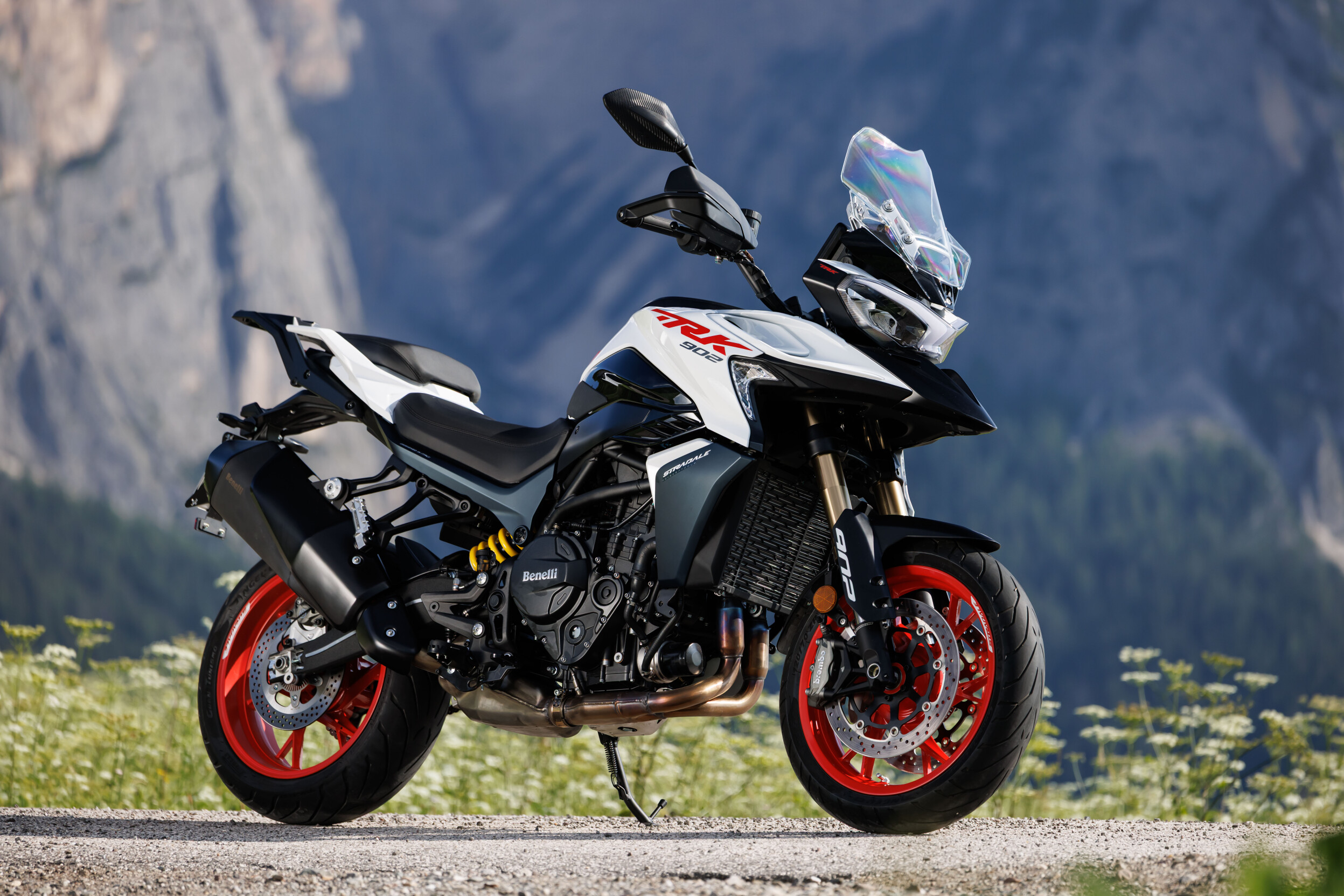 NOVINKA TRK 902 Stradale